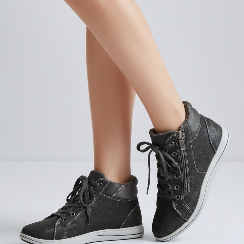Clarks Women's Breeze Glide Lace-Up Zip Sneakers - Black Size 8M